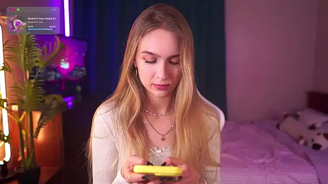 Snapshot of Kamila_icee chatting on 10/10/25, 07:57 Kamila icee online show from 10/10/25, 07:57