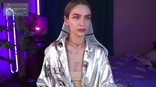 Snapshot of Kamila_icee chatting on 10/19/25, 06:52 Kamila icee online show from 10/19/25, 06:52