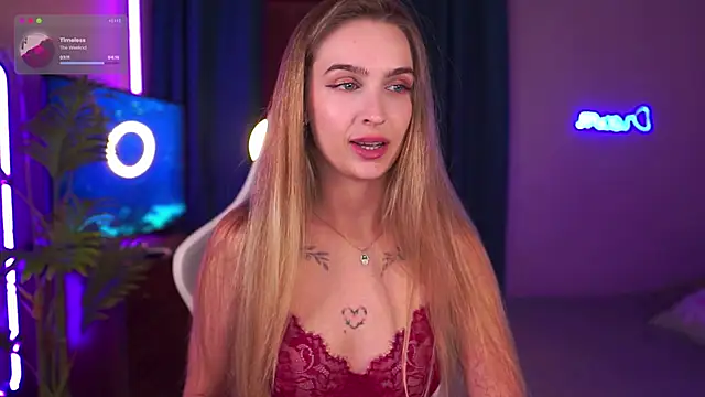 Snapshot of Kamila_icee chatting on 10/23/25, 07:01 Kamila icee online show from 10/23/25, 07:01