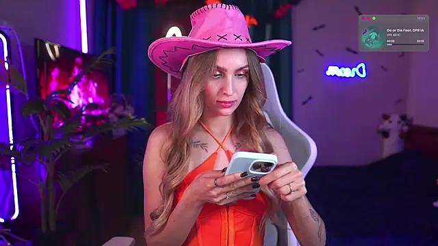 Snapshot of Kamila_icee chatting on 10/31/25, 10:11 Kamila icee online show from 10/31/25, 10:11