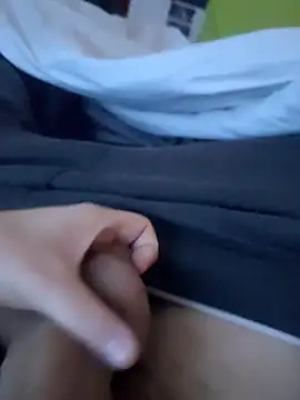 Snapshot of onbifeet chatting on 12/13/24, 11:17 onbifeet online show from 12/13/24, 11:17