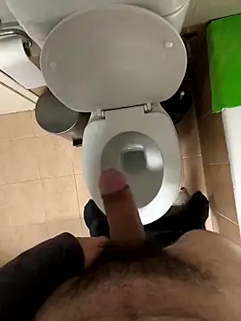 Snapshot of onbifeet chatting on 02/17/25, 01:10 onbifeet online show from 02/17/25, 01:10