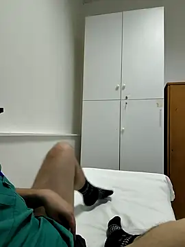 Snapshot of onbifeet chatting on 03/05/25, 03:29 onbifeet online show from 03/05/25, 03:29