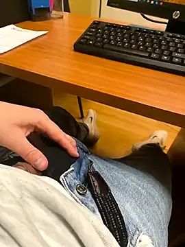 Snapshot of onbifeet chatting on 03/11/25, 05:46 onbifeet online show from 03/11/25, 05:46