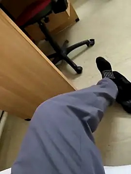 Snapshot of onbifeet chatting on 03/13/25, 06:12 onbifeet online show from 03/13/25, 06:12