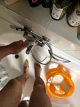 Snapshot of onbifeet chatting on 03/15/25, 11:17 onbifeet online show from 03/15/25, 11:17