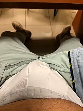 Snapshot of onbifeet chatting on 10/06/25, 05:10 onbifeet online show from 10/06/25, 05:10