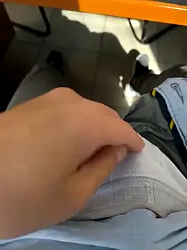 Snapshot of onbifeet chatting on 11/16/25, 09:48 onbifeet online show from 11/16/25, 09:48