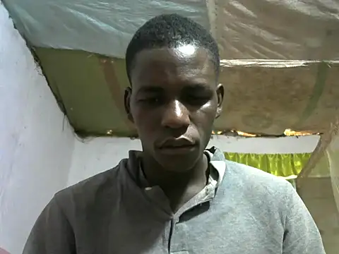 Snapshot of Bigras0011 chatting on 09/23/25, 04:37 Bigras0011 online show from 09/23/25, 04:37