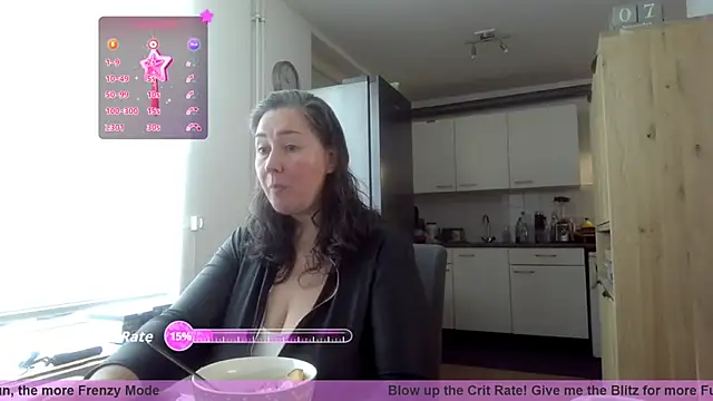 Snapshot of MilfGina chatting on 11/07/25, 08:58 MilfGina online show from 11/07/25, 08:58