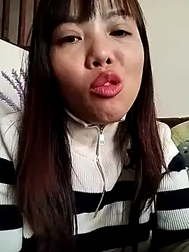 Snapshot of Lady-big91 chatting on 01/06/25, 06:36 Lady-big91 online show from 01/06/25, 06:36