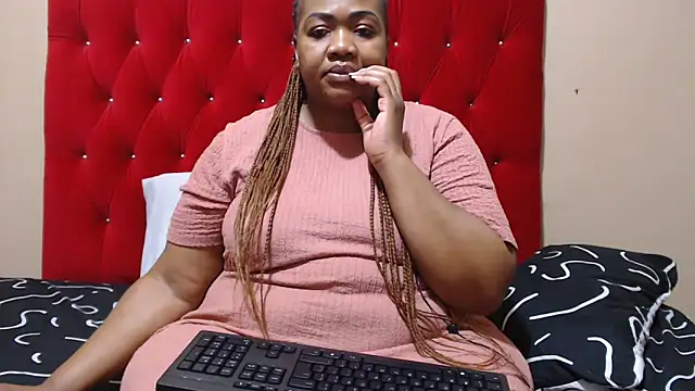 Snapshot of MIGHTYASSS chatting on 11/14/25, 06:56 MIGHTYASSS online show from 11/14/25, 06:56