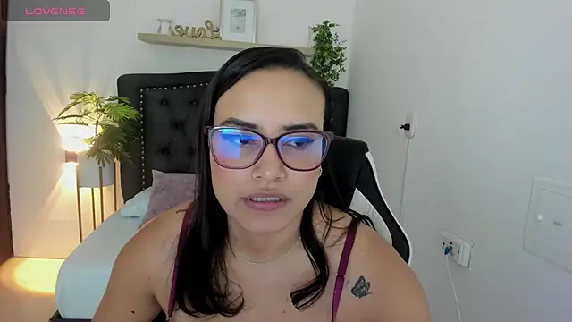zoe danae  online show from 12/14/24, 12:12