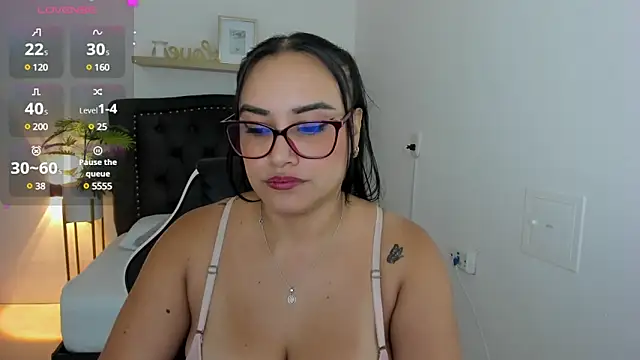 zoe danae  online show from 12/21/24, 12:16