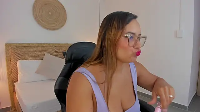 zoe danae  online show from 07/15/26, 12:21
