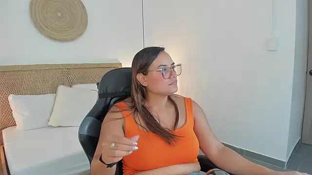 zoe danae  online show from 07/28/26, 12:23