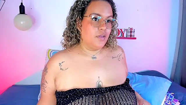 monicabbw  online show from 02/21/25, 11:21