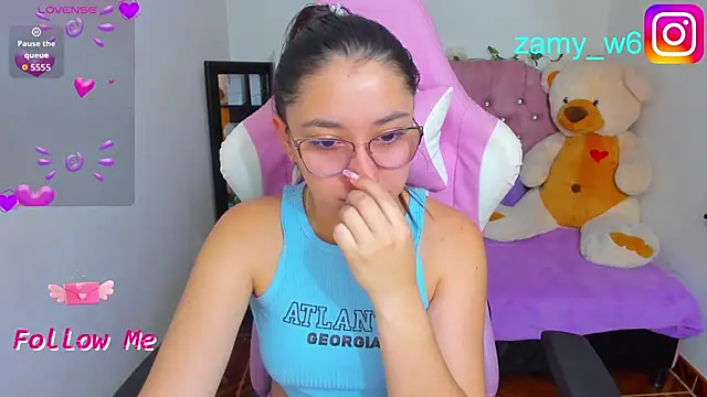 Snapshot of karla_cute01 chatting on 03/31/26, 01:22 karla cute01 online show from 03/31/26, 01:22