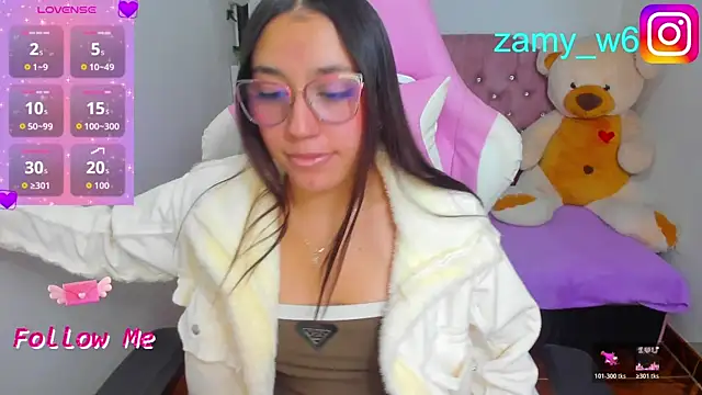 Snapshot of karla_cute01 chatting on 06/24/26, 05:06 karla cute01 online show from 06/24/26, 05:06