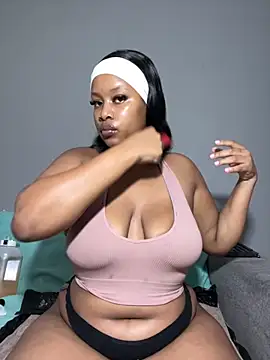 Snapshot of MimiCurves chatting on 11/15/25, 01:40 MimiCurves online show from 11/15/25, 01:40