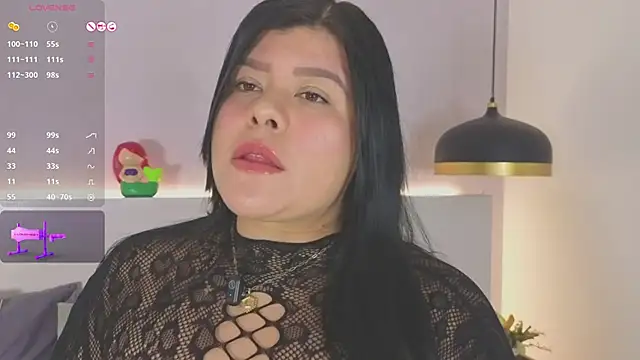 Snapshot of Scarlett_grey1 chatting on 11/19/25, 05:18 Scarlett grey1 online show from 11/19/25, 05:18