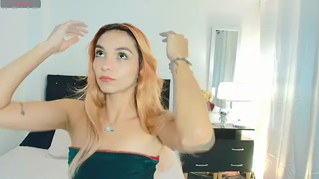 Snapshot of MeganLorensx chatting on 09/25/25, 10:24 MeganLorensx online show from 09/25/25, 10:24