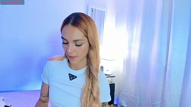 Snapshot of MeganLorensx chatting on 10/07/25, 11:35 MeganLorensx online show from 10/07/25, 11:35