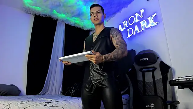 Aron Dark online show from 02/09/25, 11:47
