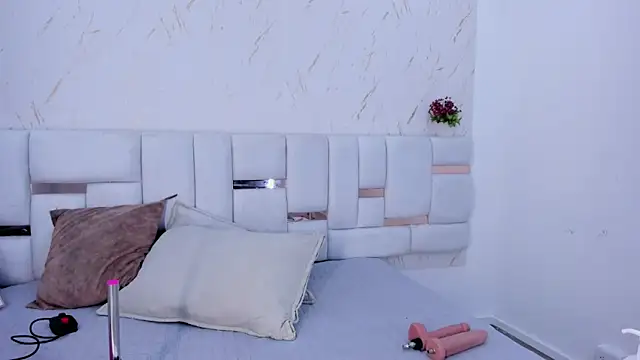 Snapshot of Daliana_Beck chatting on 09/19/25, 12:17 Daliana Beck online show from 09/19/25, 12:17