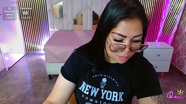 martinna tay online show from 05/18/26, 04:07