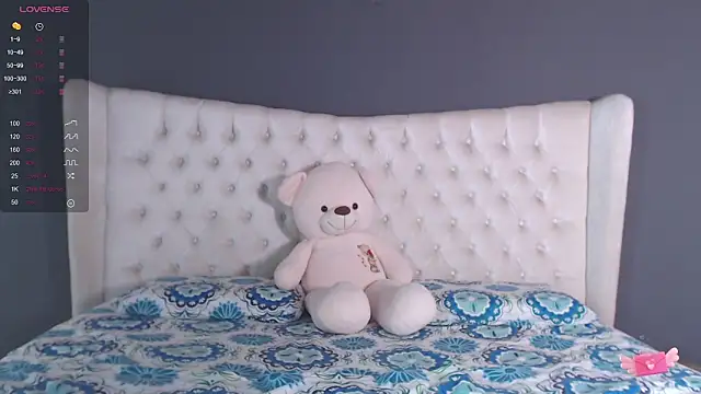 nichole bree  online show from 01/10/25, 06:17