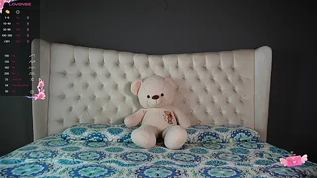 nichole bree  online show from 03/10/25, 07:18