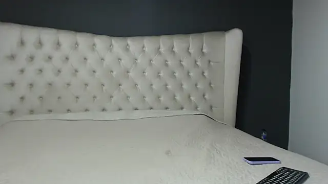 nichole bree  online show from 09/24/25, 11:24