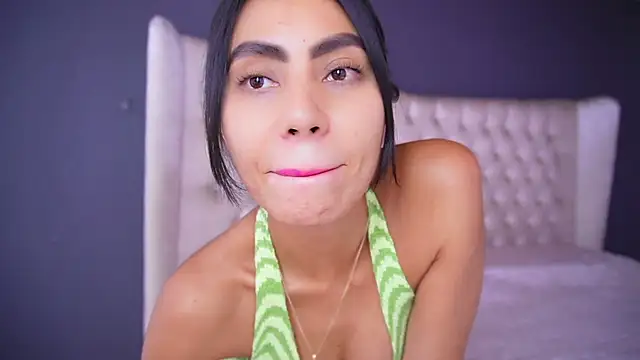 nichole bree  online show from 10/14/25, 07:14