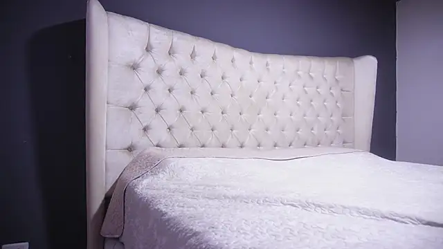 nichole bree  online show from 10/20/25, 11:32