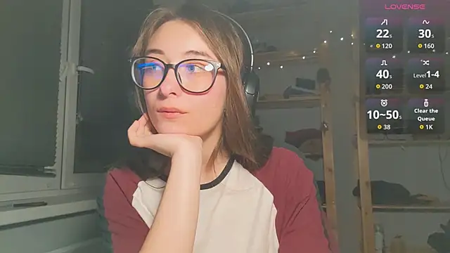 monlight  dana online show from 11/11/25, 01:49