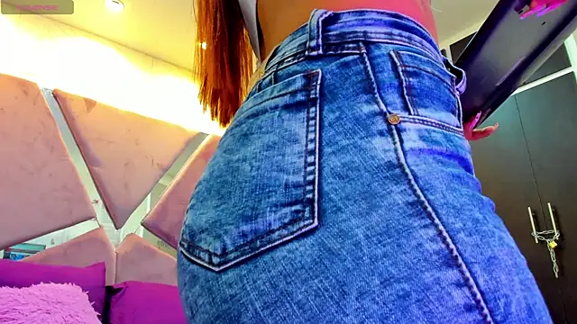 Snapshot of Charlotte_Ice1 chatting on 09/14/25, 05:23 Charlotte Ice1 online show from 09/14/25, 05:23