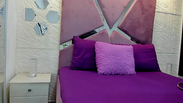 Snapshot of Charlotte_Ice1 chatting on 09/25/25, 04:11 Charlotte Ice1 online show from 09/25/25, 04:11