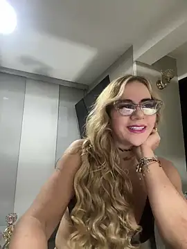 LARIANA RIVERA23 online show from 01/13/25, 11:06