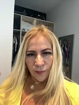 LARIANA RIVERA23 online show from 05/22/26, 03:57