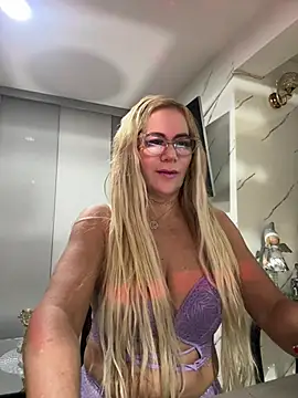 LARIANA RIVERA23 online show from 07/22/26, 04:04