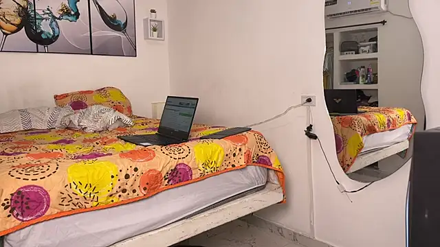 wendy alejo1712 online show from 11/21/25, 09:13