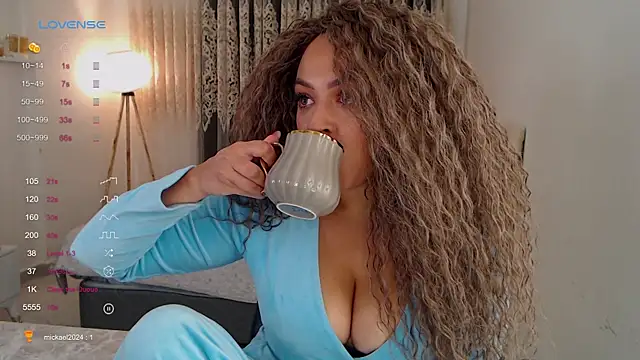  Just a queen 3 online show from 10/01/25, 09:37