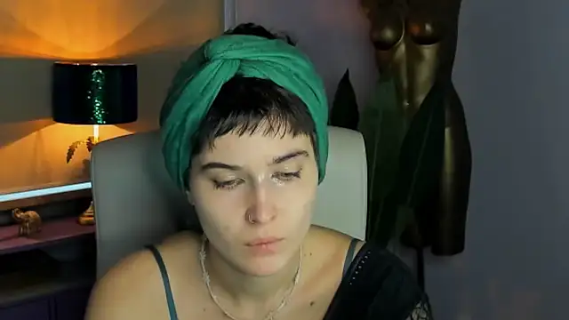 Snapshot of sarah_perfect chatting on 10/06/25, 01:19 sarah perfect online show from 10/06/25, 01:19