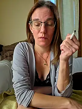 Snapshot of SpiceLea chatting on 09/25/25, 11:03 SpiceLea online show from 09/25/25, 11:03