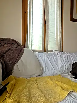 Snapshot of SpiceLea chatting on 10/19/25, 09:43 SpiceLea online show from 10/19/25, 09:43