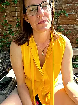 Snapshot of SpiceLea chatting on 04/21/26, 12:55 SpiceLea online show from 04/21/26, 12:55