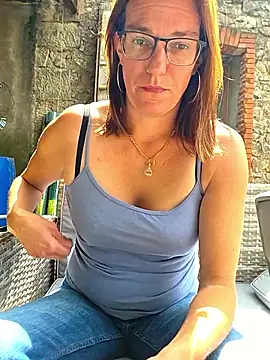 Snapshot of SpiceLea chatting on 05/08/26, 12:10 SpiceLea online show from 05/08/26, 12:10