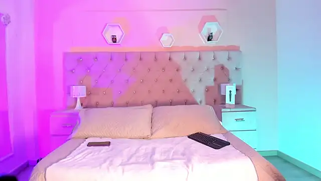 AndreaAndKarina online show from 01/25/25, 02:37