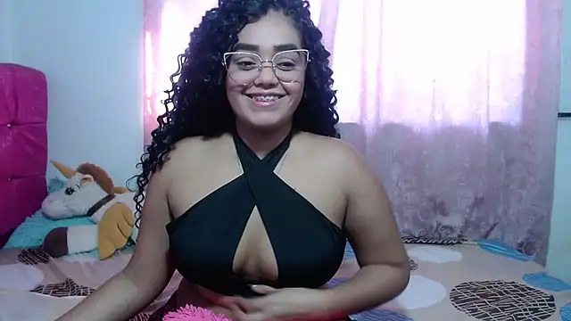 kiara milf  online show from 10/14/25, 08:53
